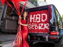 Bebizie Dapat Kado Mobil Saat Ultah, Bagasinya Penuh Bunga Mawar