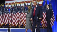 Saat Trump kembali duduk sebagai Presiden, pendekatan AS terhadap China akan menjadi sorotan dunia. Hubungan AS-China menjadi isu paling strategis dan memiliki implikasi terbesar bagi keamanan dan perdagangan global. (AP Photo/Evan Vucci)