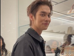 8 Gaya Tampan Bright Vachirawit di Acara Burberry Jakarta, Bikin Fans Histeris