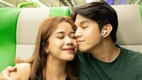 Perseteruan antara Awkarin dan Brisia Jodie masih berlangsung. Keduanya memanas diisukan gegara percikan masalah antara kekasihnya Jonathan Alden yang merupakan mantan kekasih Awkarin. Foto: Instagram/birisajodie96