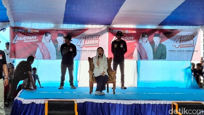 Calon gubernur Maluku Utara, Sherly Sarbin saat kampanye terbatas di Kecamatan Pulau Ternate.