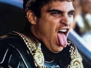 Ribut-ribut Joaquin Phoenix dan Russell Crowe di Gladiator