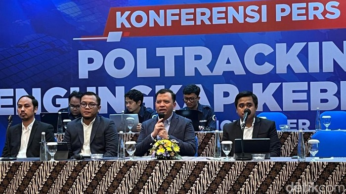 Jumpa pers Poltracking untuk merespons putusan etik Persepsi