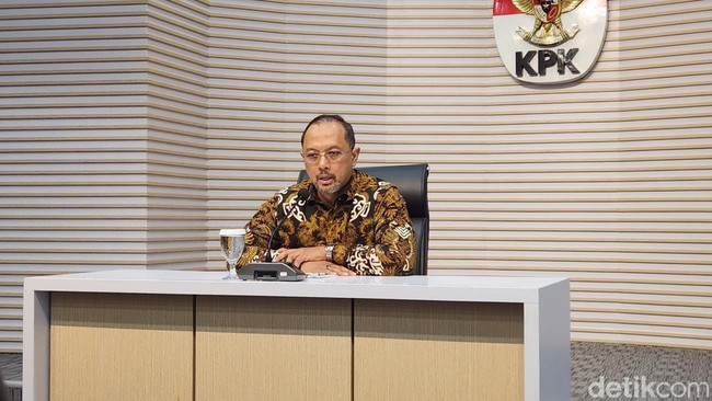 Febri Dipanggil KPK soal Harun Masiku tapi Pilih ke Sidang Hasto Dulu