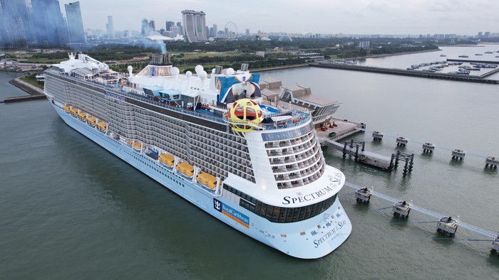 Kapal Spectrum of the Seas
