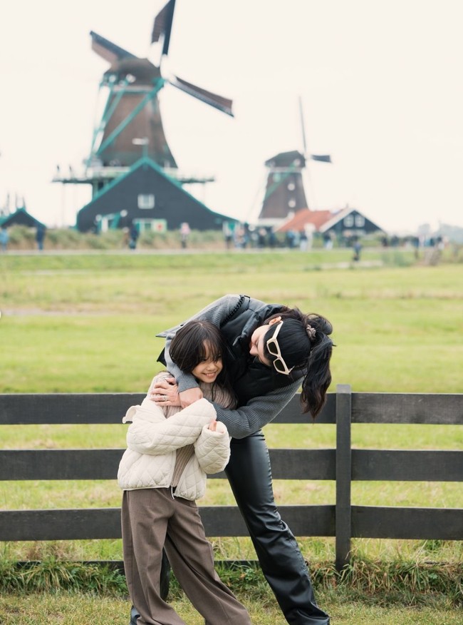 Kedekatan Medina Dina dan Gempita