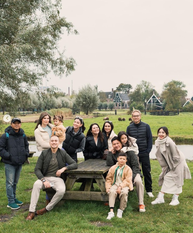 Kedekatan Medina Dina dan Gempita