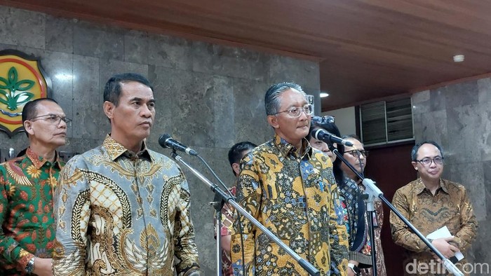 Menteri Pekerjaan Umum (PU) Dody Hanggodo dan Menteri Pertanian Andi Amran Sulaiman bekerja sama membangun infrastruktur pertanian.