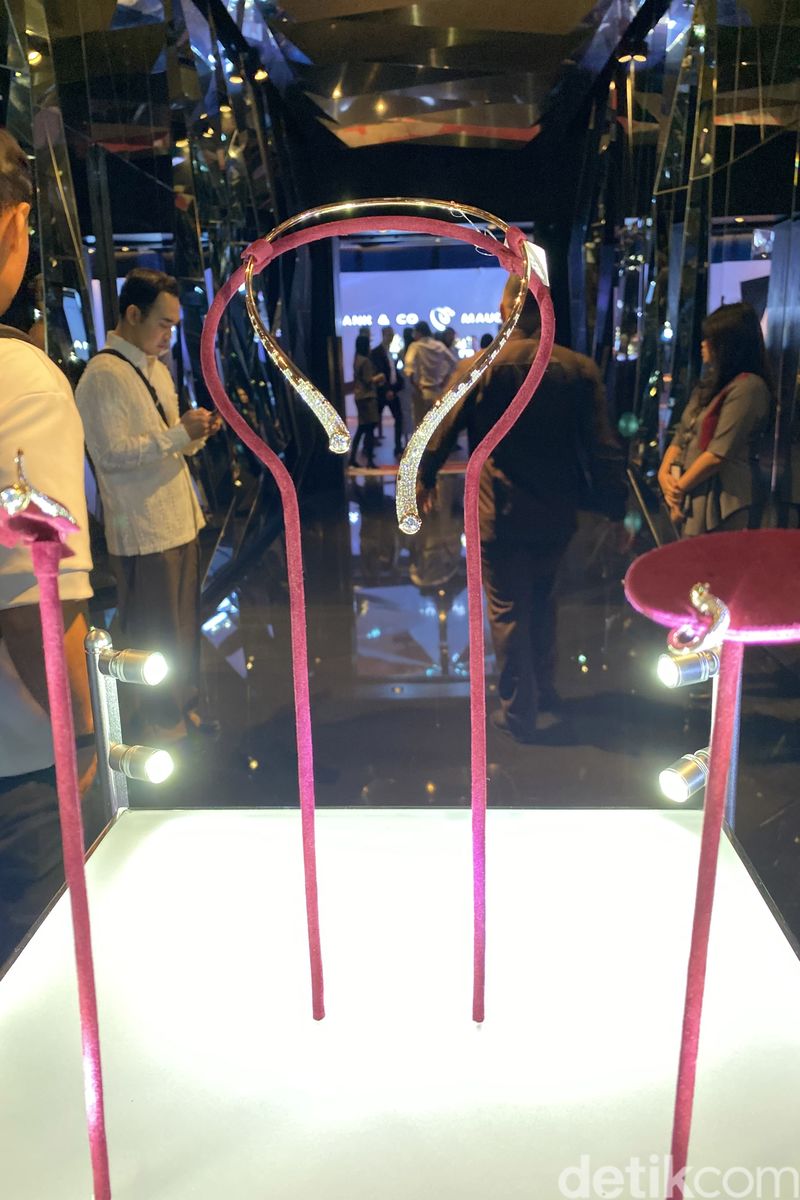 Koleksi Frank & Co x Maudy Ayunda