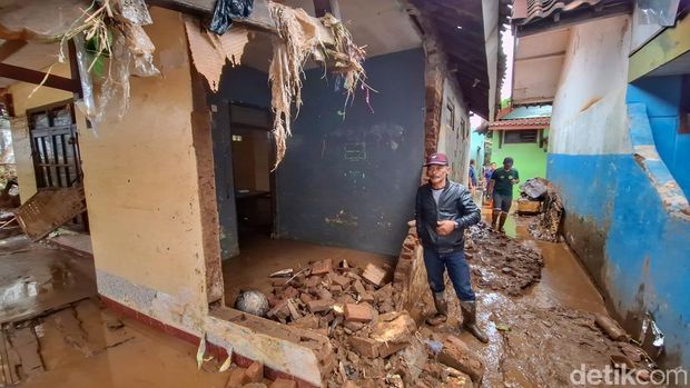 Kondisi pasca banjir di Desa Banjaran Wetan, Banjaran, Kabupaten Bandung.