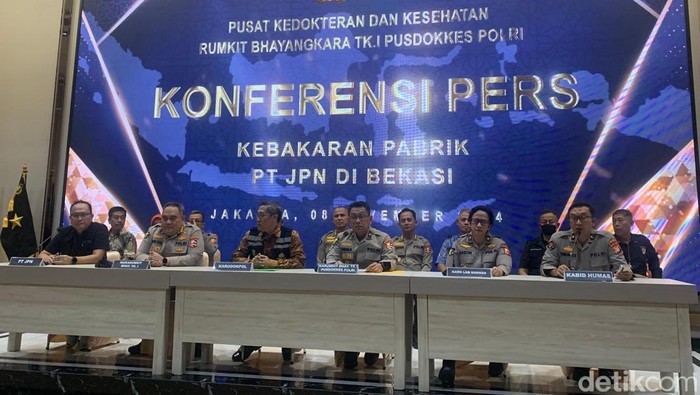Konferensi Pers soal identifikasi jenazah korban kebkaran pabrik di Medansatria Bekasi. Konferensi pers digelar di RS Polri, Jakarta Timur. (Mulia Budi/detikcom)