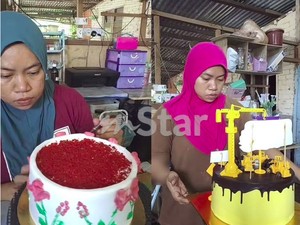 Dari Dapur Sederhana, Baker Kampung Ini Hasilkan Kue Ultah Viral!