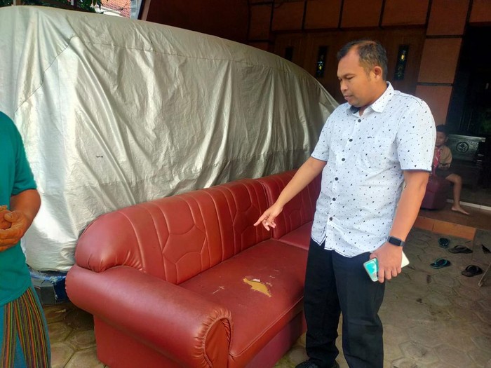 Lokasi bayi ditemukan terbuang di sofa teras rumah warga di Pagak, Malang
