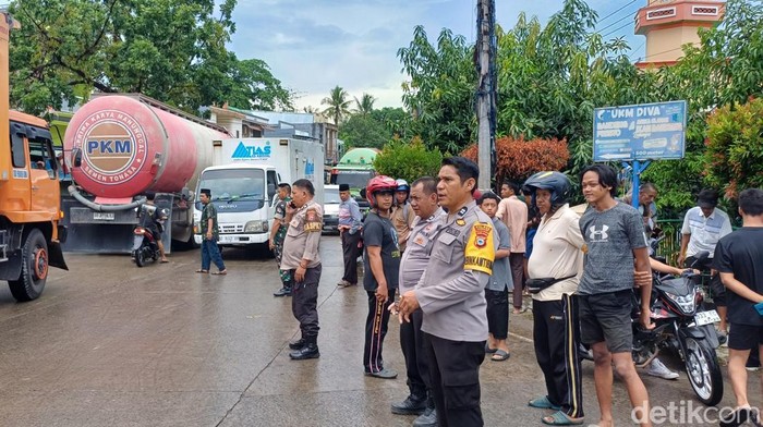 Lokasi kejadian kecelakaan sepeda motor dan truk di Bungoro, Pangkep.