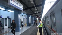 KAI Commuter resmi mengaktifkan kembali Stasiun Pondok Rajeg di Jatimulya, Cilodong, Depok, Jawa Barat.  
