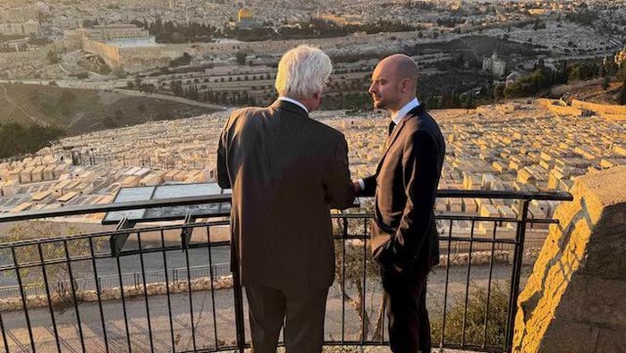 French Minister for Europe and Foreign Affairs Jean-Noel Barrot visits the Mount of Olives, amid the ongoing conflict in Gaza between Israel and Hamas, in Jerusalem, November 7, 2024. REUTERS/Sinan Abu Mayzer Purchase Licensing Rights