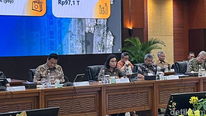 Menteri Keuangan Sri Mulyani Indrawati memberikan penjelasan dalam konferensi pers APBN KiTA.