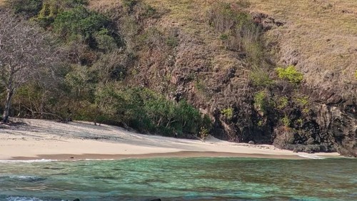 Pantai Beta di Maumere, Kabupaten Sikka, NTT. (Instagram @oliviaata__)