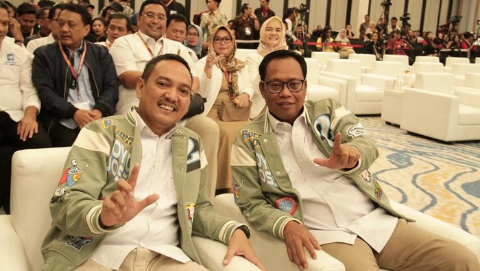 Pasangan Calon Wali Kota dan Wakil Wali Kota Semarang, Yoyok Sukawi-Joko Santoso (Yoyok-Joss), jelang debat terbuka putaran kedua di Semarang, Jumat (8/11/2024).