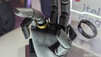 Perangkat ini diklaim dapat memantau kesehatan pengguna selama 24 jam. Foto: Virgina Maulita Putri/detikINET