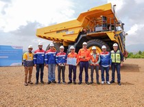 Pertamina Pasok BBM Ramah Lingkungan buat Truk Tambang