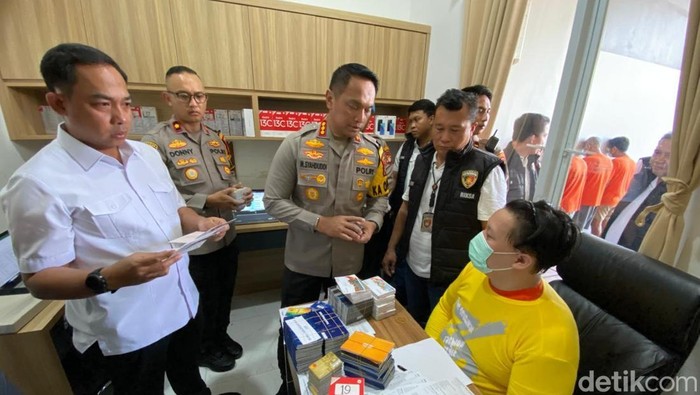 Potret pria inisial RS (31), tersangka utama kasus jual beli rekening untuk judi online yang bermarkas di Cengkareng, Jakarta Barat