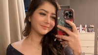 Namun, pria tersebut diduga ada indikasi penggelapan uang donasi yang pada akhirnya menalayahkan Pratiwi Noviyanthi sebagai pemilik yayasan. Foto: YouTube/Instagram