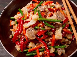 Resep Tumis Sayuran Pedas Bumbu Wijen yang Renyah Gurih