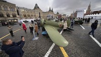 Deretan artileri dipamerkan selama useum interaktif terbuka untuk memperingati ulang tahun ke-83 parade Sejarah era Perang Dunia II.