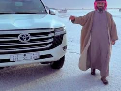 Aneh Tapi Nyata, Hujan Salju di Gurun Arab Saudi