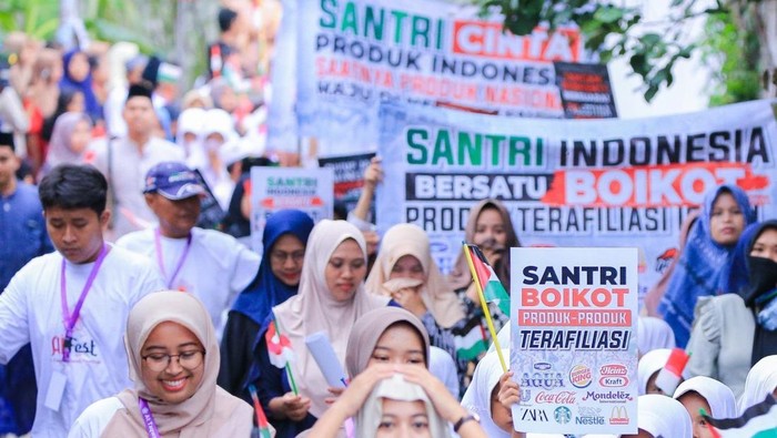 Santri dan Santriwati di Batang Serukan Boikot Produk Terafiliasi Israel