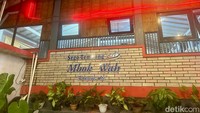Sego Tempong Mbok Wah jadi incaran di Banyuwangi. Rumah makannya berlokasi di Jl. Gembrung No.220, Lingkungan Watu Ulo R, Bakungan.