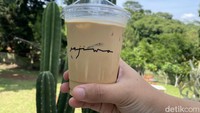 Untuk minumannya, kamu bisa pesan Es Kopi Jiwa yang menjadi signature di sini. Ini merupakan racikan kopi gula aren dengan rasa kopi yang cukup kuat. Foto: detikcom/Riska Fitria