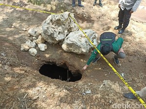 Ini Penyebab Munculnya Lubang Misterius Sedot Air Sungai di Blitar