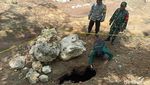 Tim Geologi Bandung Analisa Lubang Misterius di Sungai Kaliasat Blitar