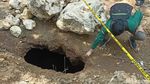 Tim Geologi Bandung Analisa Lubang Misterius di Sungai Kaliasat Blitar