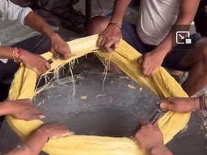 Video Proses Pembuatan Manisan India Ini Bikin Orang Ogah Makan!