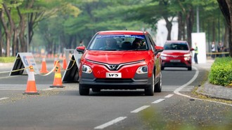 Seberapa Aman Mobil Listrik di Jalan Raya?
