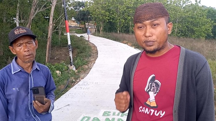 Viral pembangunan jalan dana swadaya di Sampang