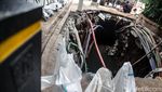Biang Kerok Banjir, Saluran Air di Kebayoran Baru Dibongkar