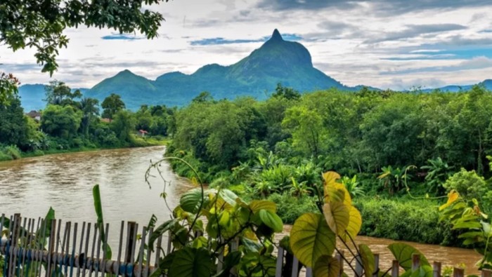 Bukit Jempol di Lahat.