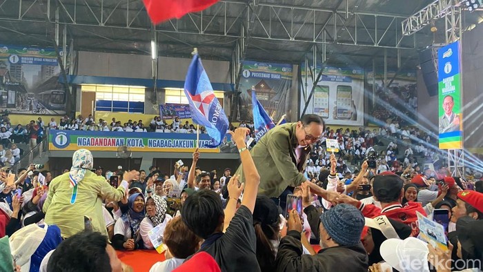 Cawalkot Bandung Dandan Riza Wardana saat kampanye akbar di Bandung