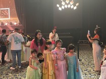 Penonton di Surabaya Puas Nonton Disney Princess The Concert