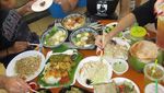 Seru! Dua Lipa Cicip Nasi Padang dan Mee Pok di Singapura