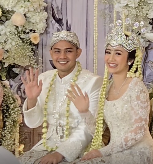 Febby Rastanty menikah dengan Drajad Djumantara.
