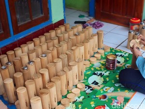 Kisah Suhendi Banting Setir dari Konten Kreator ke Usaha Kerajinan