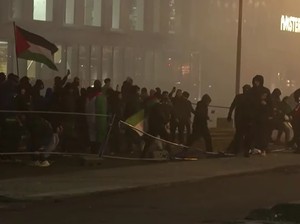 Warga Israel Serang Rumah Berbendera Palestina Berujung Bentrok di Amsterdam
