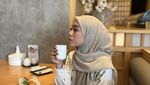 Keseruan Lesti Kejora Saat Makan Bareng Suami dan Sahabat