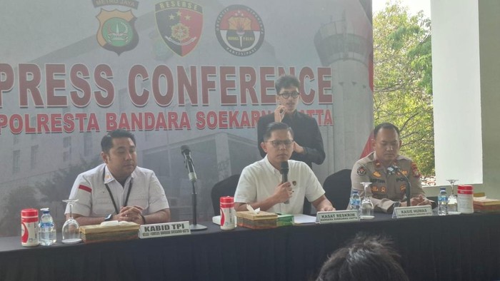 Konferensi pers Polres Bandara Soetta