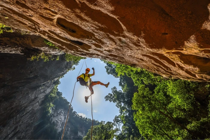 Kong Collapse, Vietnam